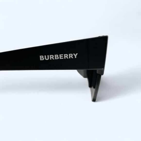 BURBERRY BE4291 346487 Matte Black Sunglasses W/case. Pre-Owned - Picture 4 of 9
